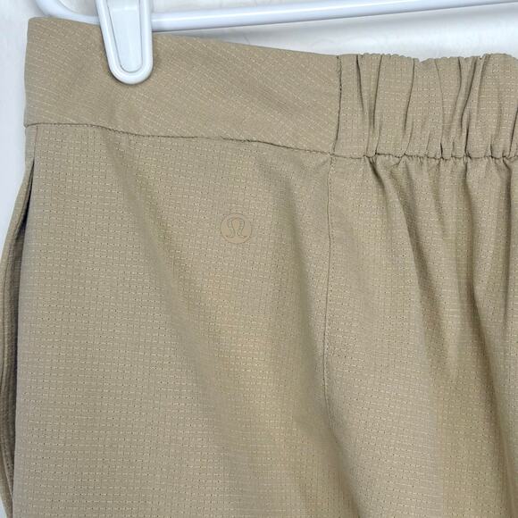 Lululemon Ventlight Cargo Mid Rise Crop 26" Inseam Pants in Trench Size 12 - Picture 6 of 11